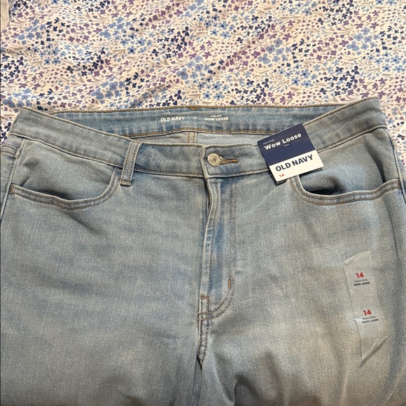 Old Navy Women's Wow Loose High-Rise Jeans in Light Blue - Picture 3 of 6